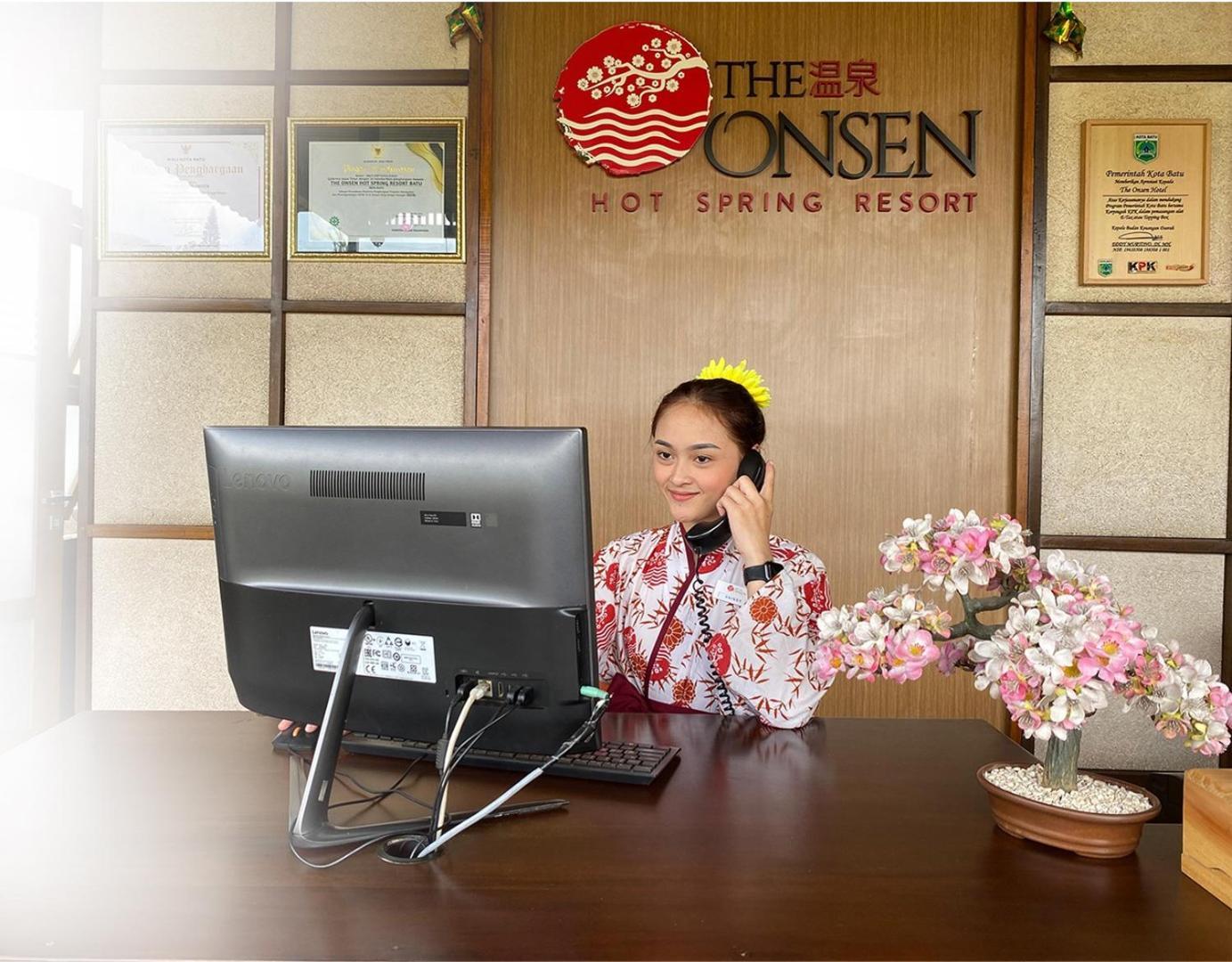 The Onsen Hot Spring Resort Batu  Exteriör bild